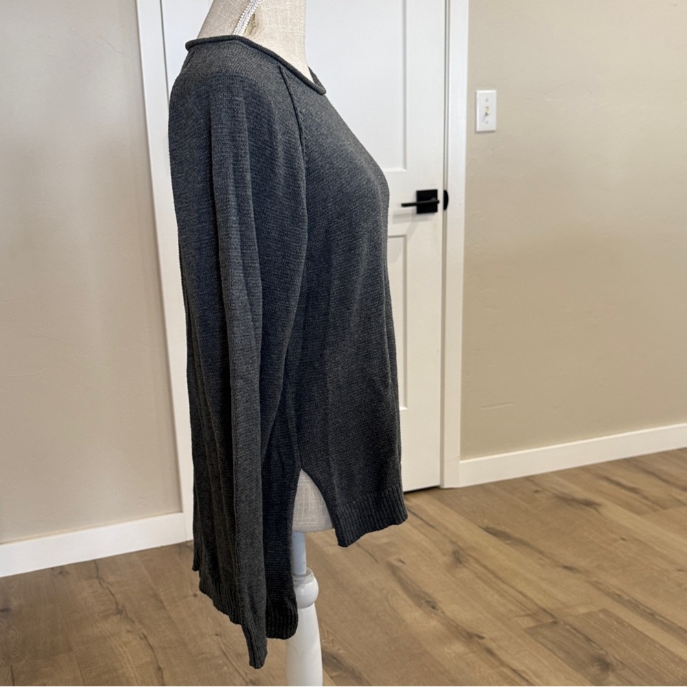 UGG GRAY CREWNECK SWEATER - NWOT - Picture 3 of 12